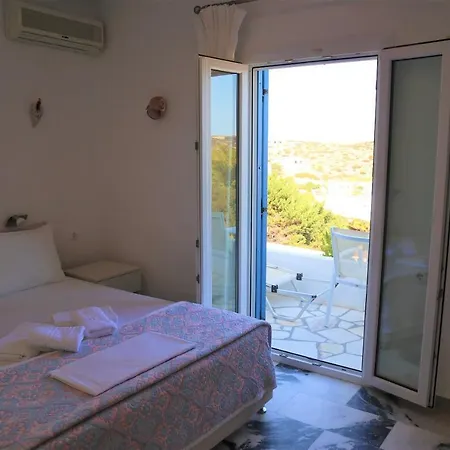 Anna's Place Hotel *